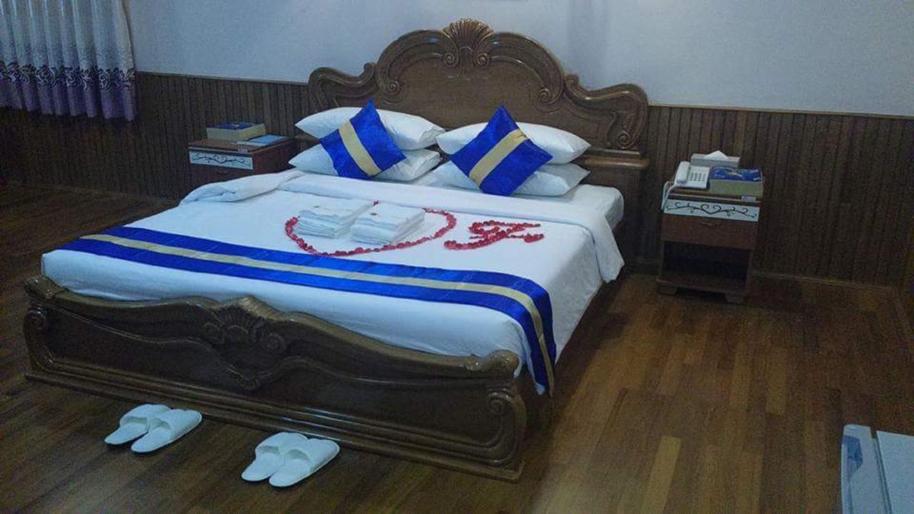 Famous Hotel Bago Exterior foto