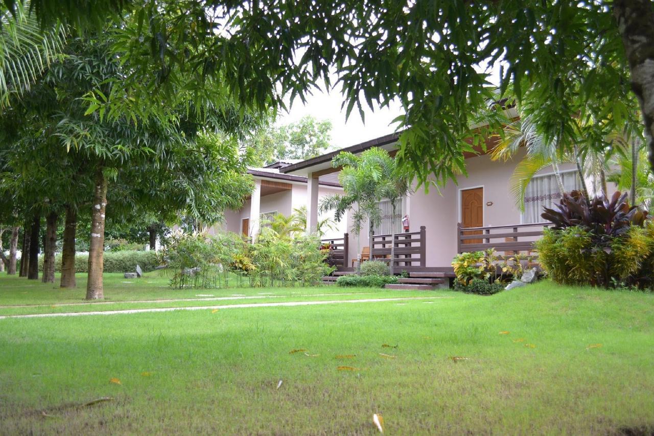 Famous Hotel Bago Exterior foto