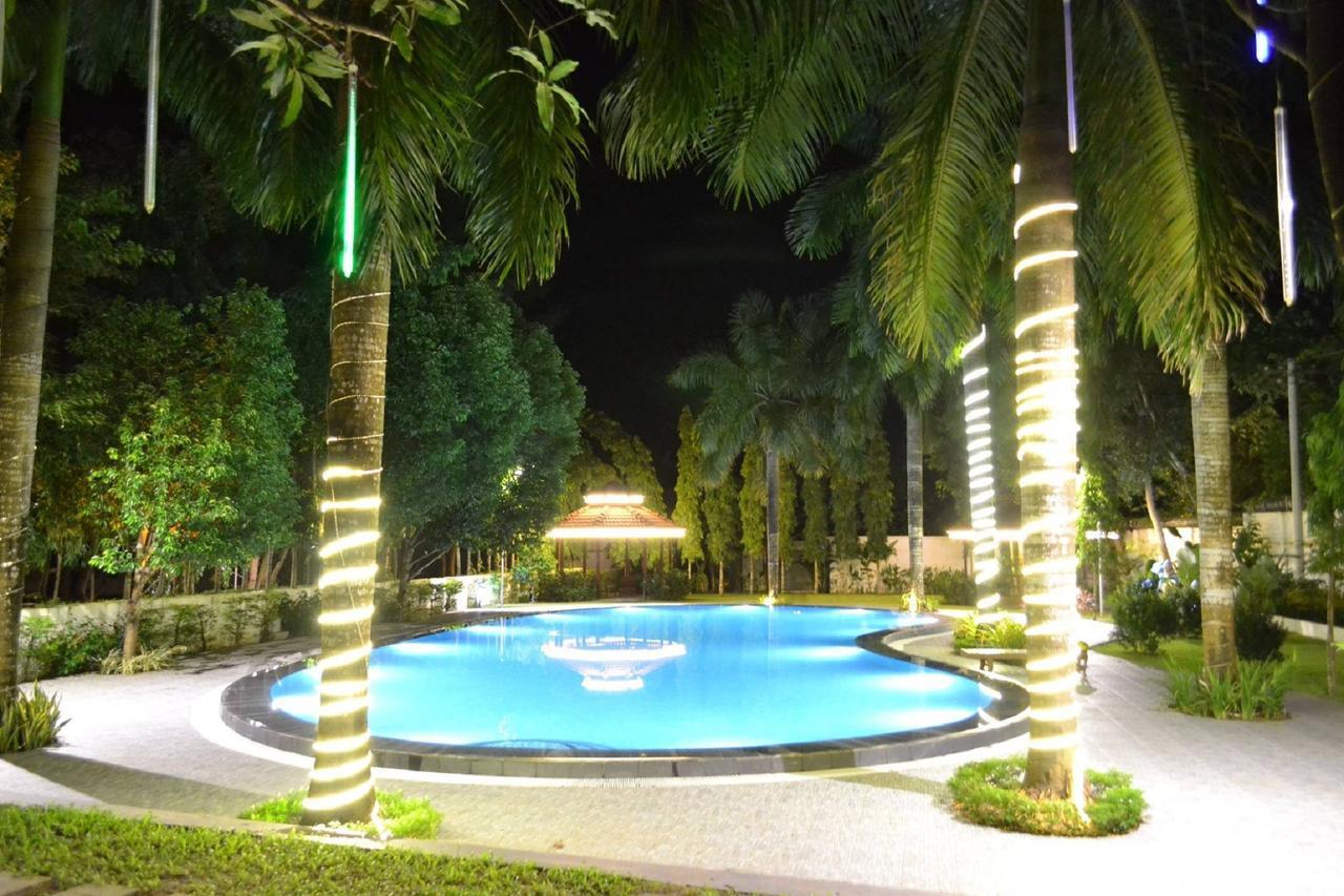 Famous Hotel Bago Exterior foto