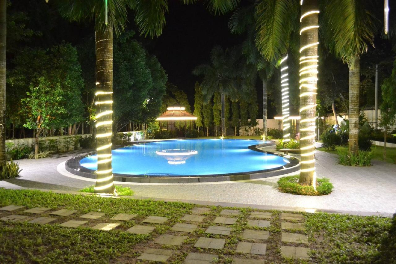 Famous Hotel Bago Exterior foto