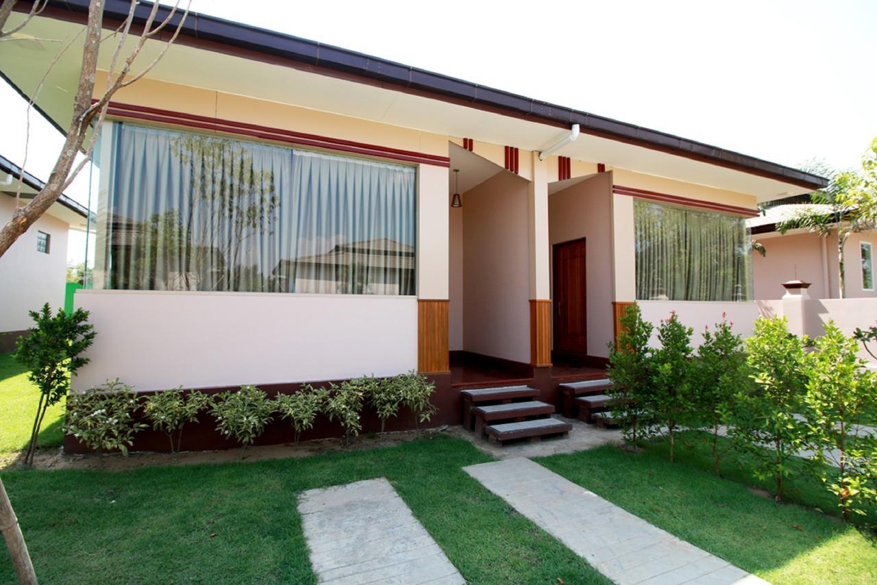 Famous Hotel Bago Exterior foto