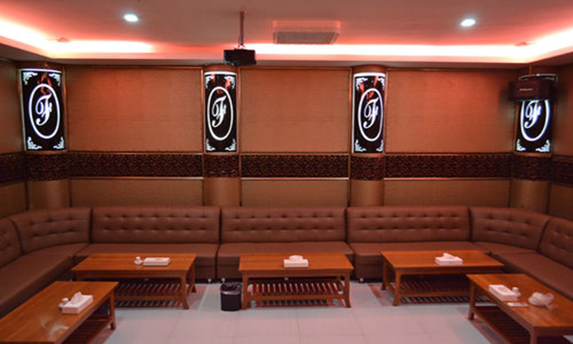 Famous Hotel Bago Exterior foto