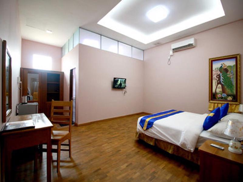 Famous Hotel Bago Exterior foto