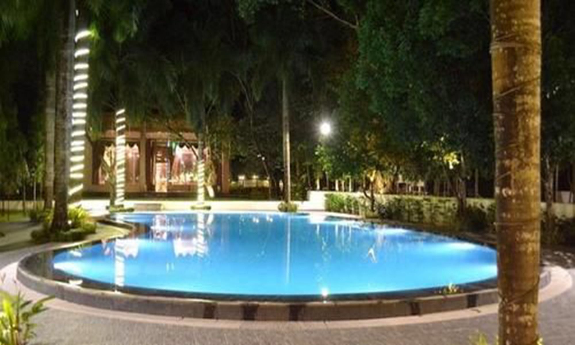 Famous Hotel Bago Exterior foto